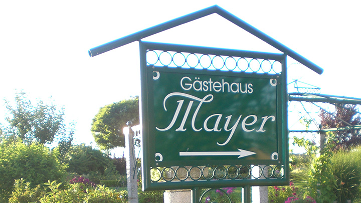 Außenansicht Gästehaus Mayer Dingolfing / Straubing 1